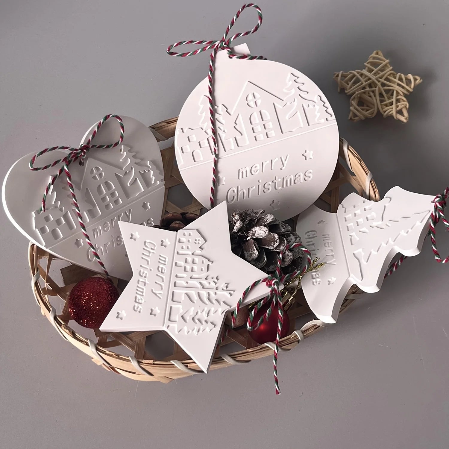 Christmas Heart Round Tree Star-Shaped Hanging Ornament Silicone Mold DIY Cement Plaster Clay Craft for Home Decor Gift,