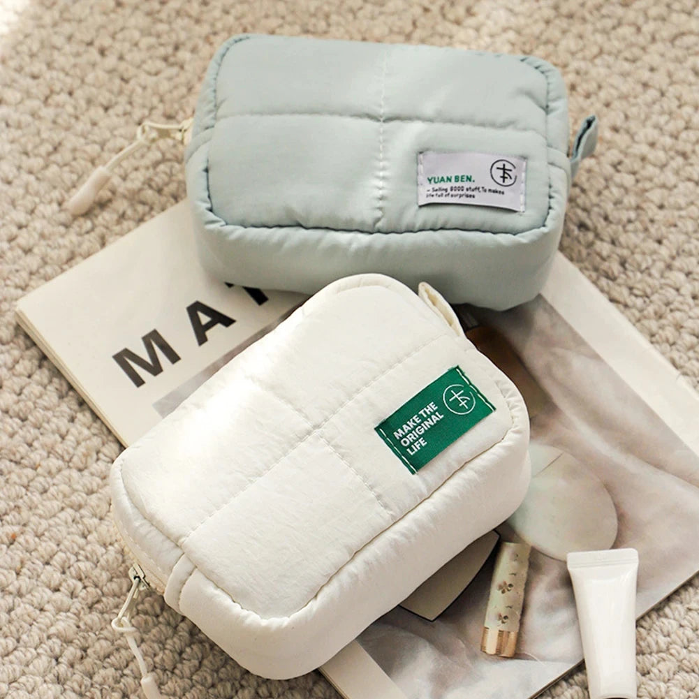 Women Quilted Makeup Bag Makeup Storage Bag Aesthetic Cosmetic Holder Bag Waterproof Puffer Cosmetic Pouch Outdoor Travel Bag