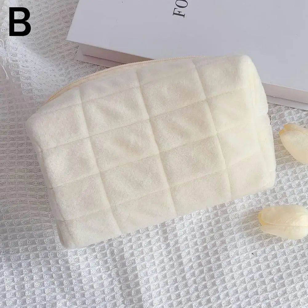 Large Solid Color Cosmetic Bag Cute Fur Makeup Bag for Women Travel Make Up Toiletry Bag Washing Pouch Plush Pen Pouch