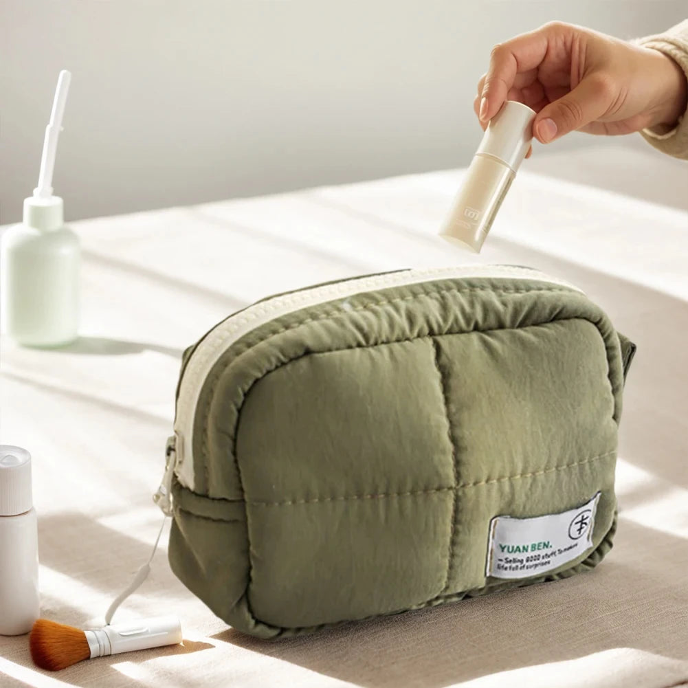 Women Quilted Makeup Bag Makeup Storage Bag Aesthetic Cosmetic Holder Bag Waterproof Puffer Cosmetic Pouch Outdoor Travel Bag