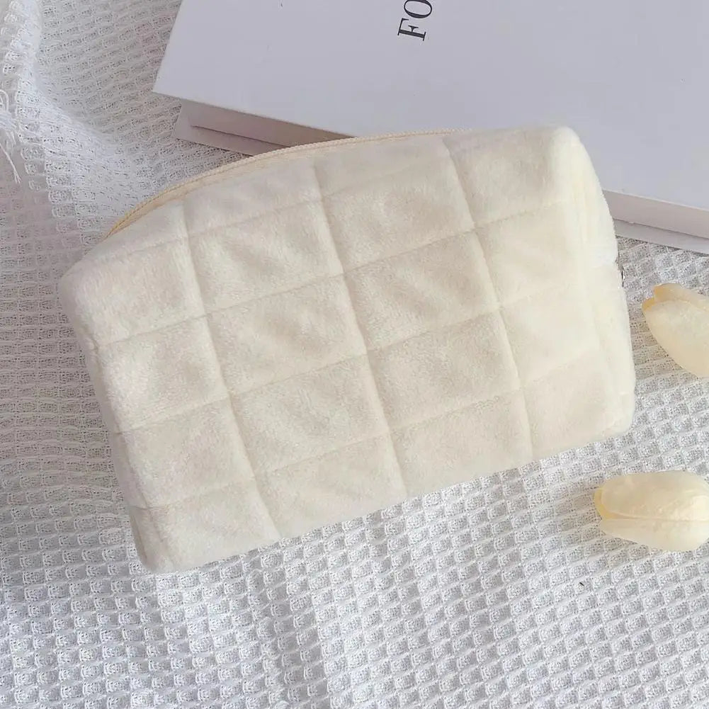 Large Solid Color Cosmetic Bag Cute Fur Makeup Bag for Women Travel Make Up Toiletry Bag Washing Pouch Plush Pen Pouch