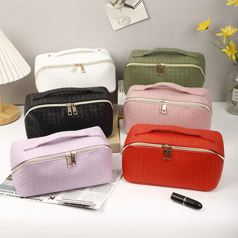 Lightweight Makeup Bag for Travel, Minimalist Waterproof Toiletry Pouch with Zipper, LargeCapacity Multifunctional Makeup Bag