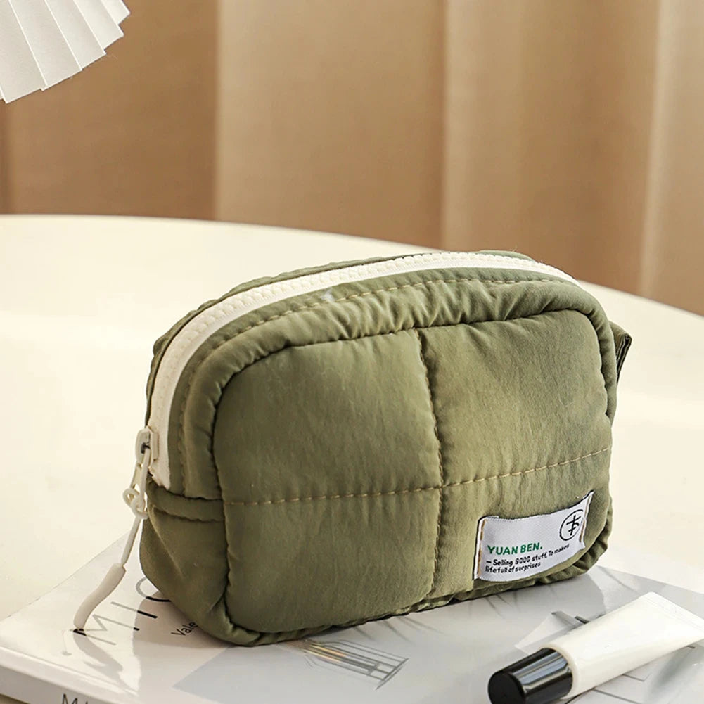 Women Quilted Makeup Bag Makeup Storage Bag Aesthetic Cosmetic Holder Bag Waterproof Puffer Cosmetic Pouch Outdoor Travel Bag