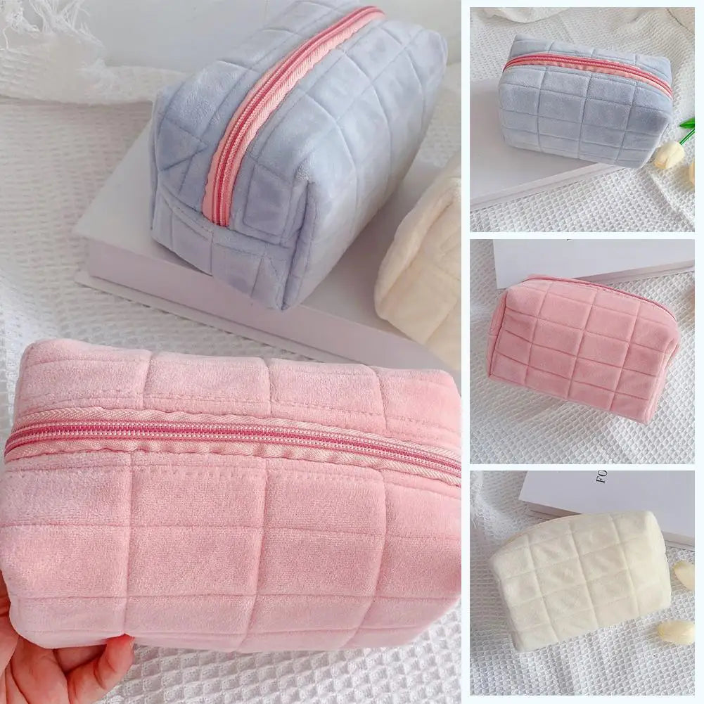 Large Solid Color Cosmetic Bag Cute Fur Makeup Bag for Women Travel Make Up Toiletry Bag Washing Pouch Plush Pen Pouch